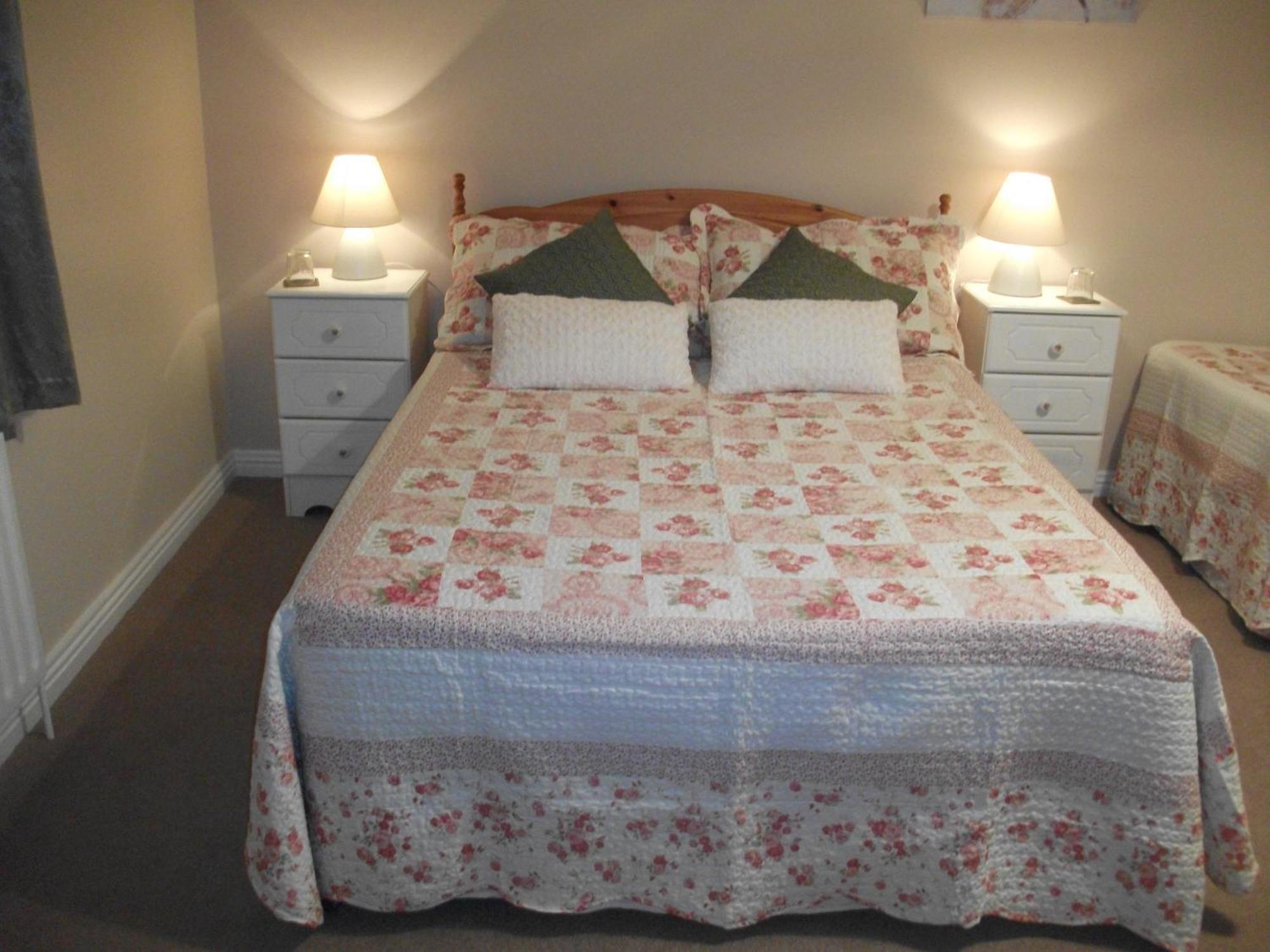 Rocksberry Bed & Breakfast Castlebar Buitenkant foto